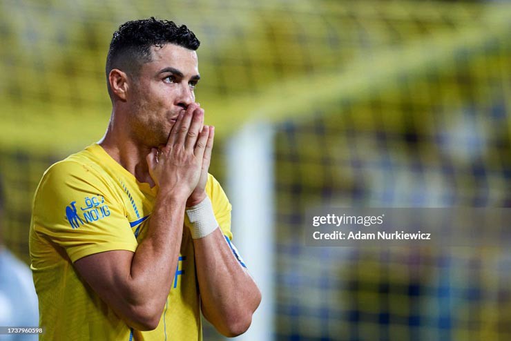 Ronaldo lập siêu phẩm đá phạt ở tuổi 38, đồng đội tôn vinh như "vị thần" - 7