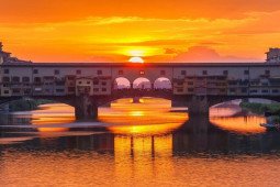 Tới Italia ghé thăm Ponte Vecchio, cây cầu đá lâu đời nhất ở châu Âu