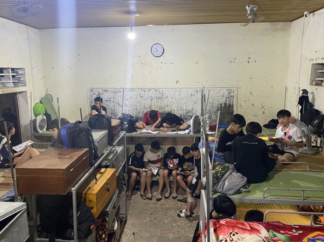 Chuyện lạ ở Nghệ An: Trường lập 10 năm, trò vẫn phải đi... học nhờ - 2