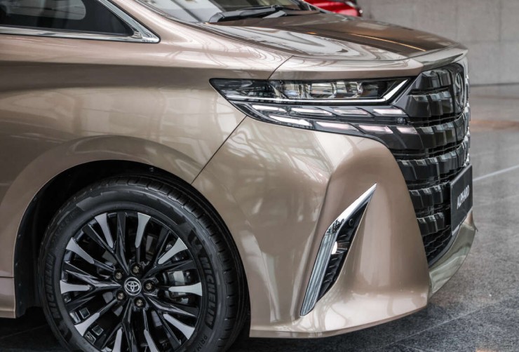 Cận cảnh 2024 Toyota Alphard giá từ hơn 2,76 tỷ đồng