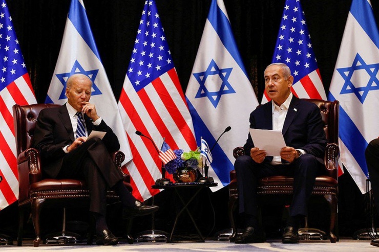 Thủ tướng Israel Benjamin Netanyahu (phải) hội đàm với Tổng thống Mỹ Joe Biden (trái) trong chuyến công du của ông Biden tới Israel ngày 18-10. Ảnh: REUTERS