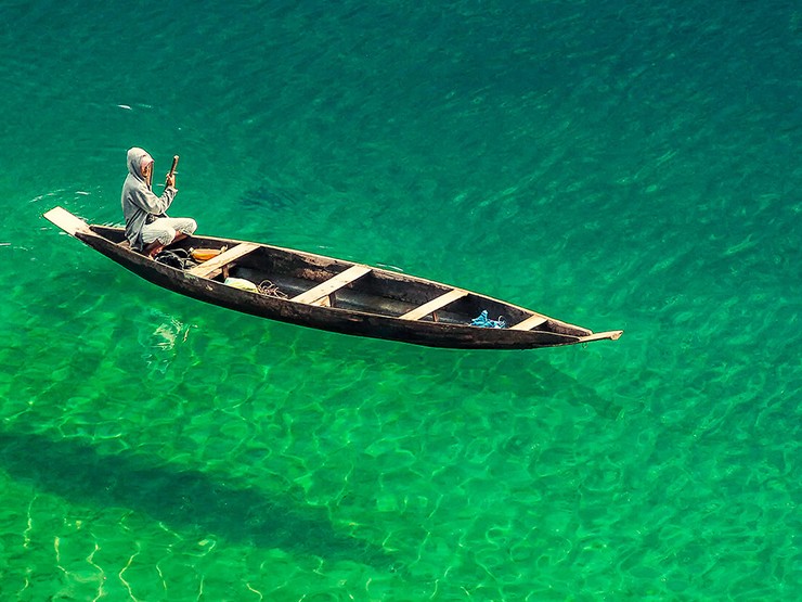 Sông Umngot còn được gọi là sông Dawki, nằm ở khu vực đông bắc của bang Meghalaya, Ấn Độ.
