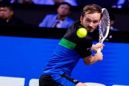 Video tennis Medvedev - Fils: Uy lực vượt trội, hẹn đấu “Tiểu Federer“ (Vienna Open)