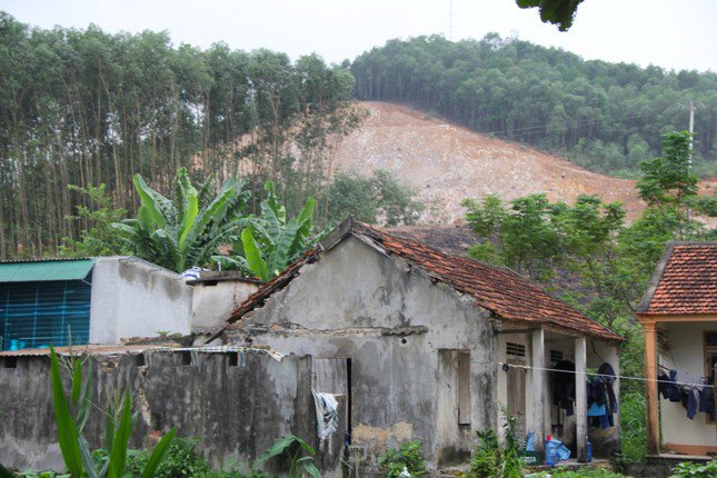 Nổ mìn thi công cao tốc gây nứt nhà, nhiều hộ dân bất an - 1