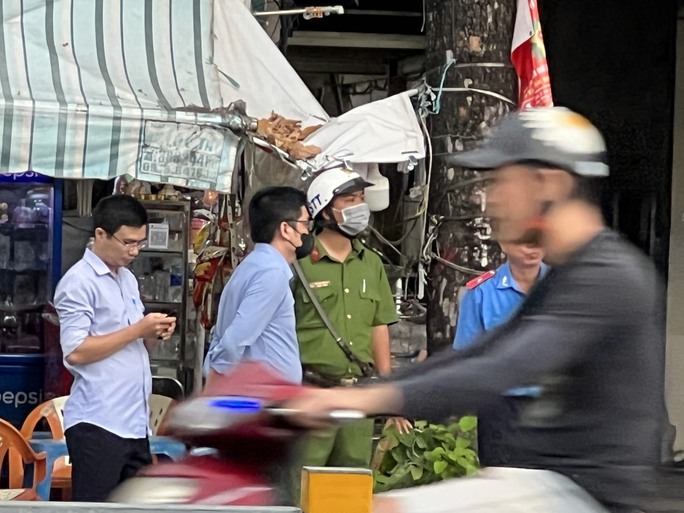 VIDEO: Toàn cảnh Công an TP HCM kiểm tra nhà xe Thành Bưởi - 2