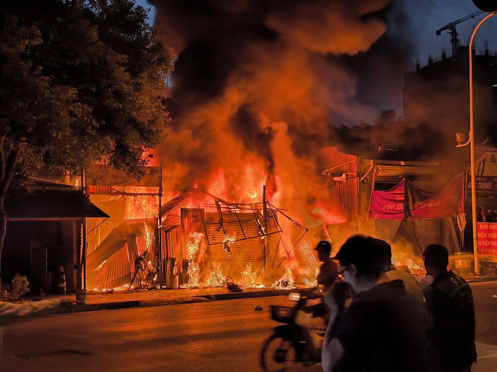 Vụ cháy khiến 3 mẹ con tử vong ở Hà Nội: Nhân chứng kể cảnh tượng xót xa - 2