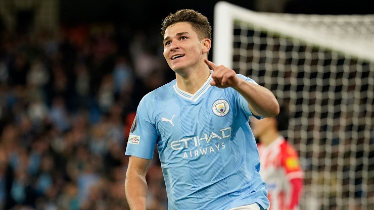 Man City hét giá bán&nbsp;Alvarez 80 triệu bảng