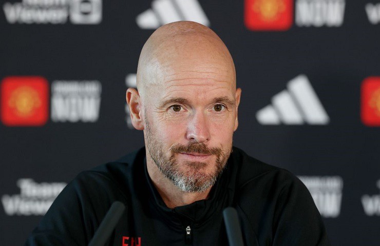 HLV Ten Hag trong cuộc họp báo trước trận MU gặp Man City