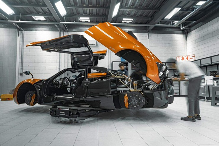 Sau khi tậu McLaren Elva 190 tỷ, Minh Nhựa rao bán "thần gió" Pagani Huayra