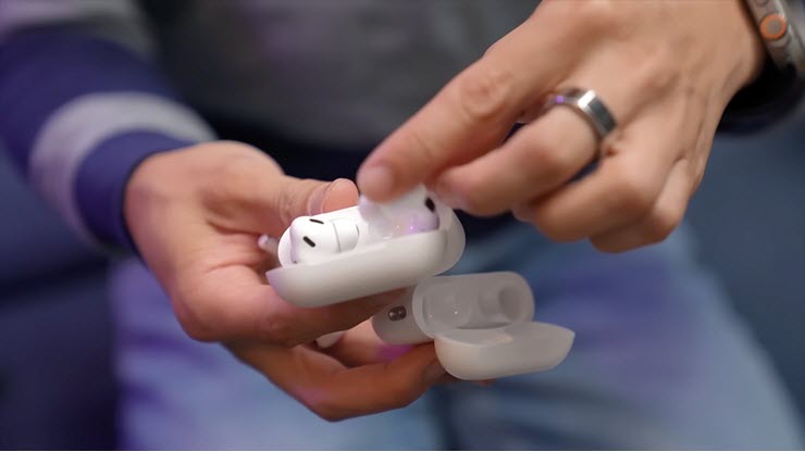 Apple sắp bổ sung tính năng đáng giá này cho AirPods giá rẻ - 1