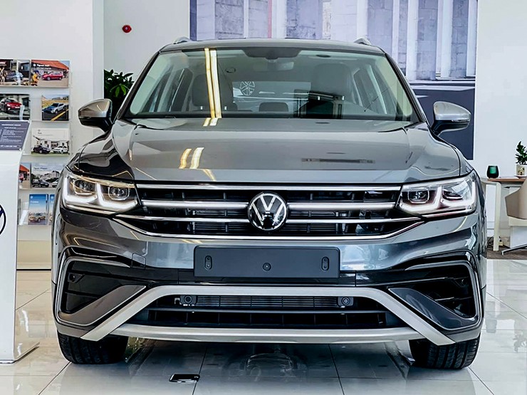 Sốc Volkswagen Tiguan giảm giá lên đến 500 triệu đồng
