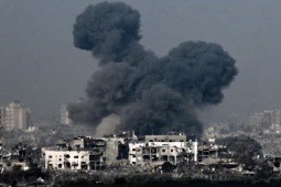 Quân đội Israel không kích lớn chưa từng có vào Dải Gaza