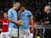 Bóng đá - Báo Anh tuyên bố Man City thống trị derby Manchester, thắc mắc MU dính phạt đền