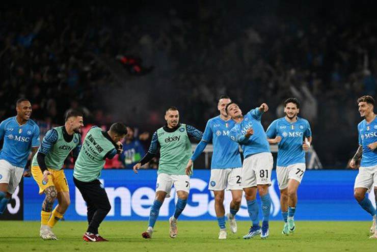 Napoli vùng dậy mang về trận hòa dù đã bị dẫn 2 bàn sau hiệp 1