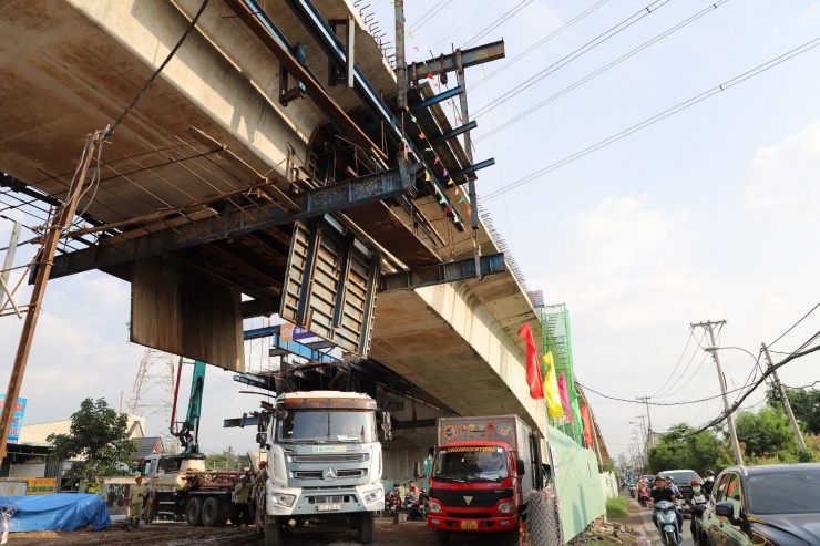 Cầu Nam Lý được xây dựng nhằm đồng bộ giao thông khu vực đường Đỗ Xuân Hợp, đáp ứng nhu cầu vận tải, phù hợp với mức độ đô thị hóa của khu vực TP Thủ Đức. Đây cũng là dự án hạ tầng trọng điểm của TPHCM, góp phần hoàn thiện hạ tầng giao thông cửa ngõ thành phố .