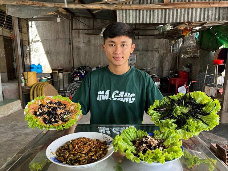 &nbsp;Trước kia các món ăn được chế biến từ bọ rầy Bảy Núi chỉ dành cho người nhà nghèo nhưng giờ đây nó đã trở thành đặc sản không thể thiếu trong các quán nhậu
