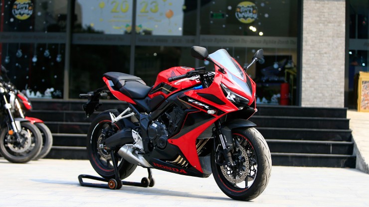 Top 10 mô tô tầm trung trên 500cc đáng mua nhất, nhiều xe có ở Việt Nam - 1