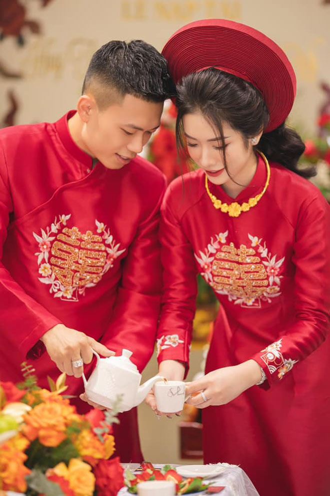 Cô dâu Thanh Hóa đeo từng chuỗi kiềng vàng khiến dân mạng 'vàng mắt' - 5