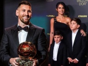 Đời sống Showbiz - Vợ Messi diện váy trễ nải đến cổ vũ chồng giành Quả bóng vàng lần thứ 8