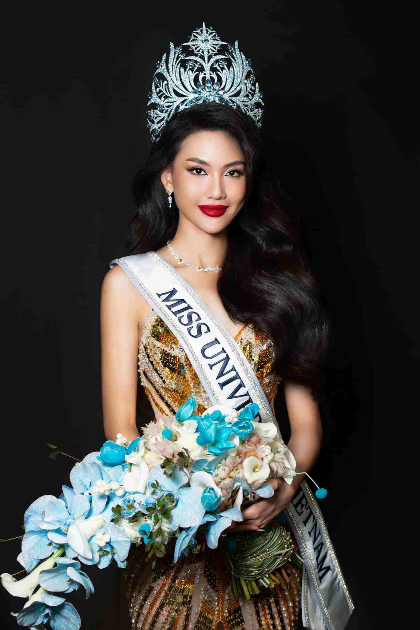 Miss Universe Vietnam xác nhận hoa hậu Quỳnh Hoa từng sử dụng bóng cười - 1