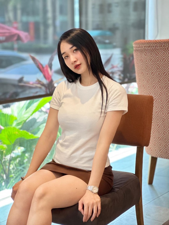 Tin đồn tình cảm của cặp đôi cầu thủ - hot girl bắt đầu từ bữa tiệc sinh nhật lãng mạn của Phương Thảo do Danh Trung tổ chức.&nbsp;
