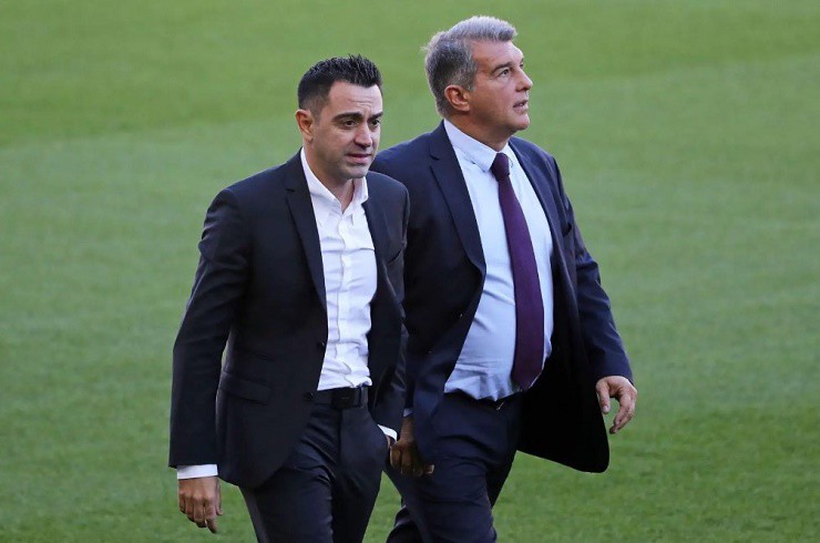 Chủ tịch Laporta của Barca bày tỏ sự tức giận với HLV Xavi sau trận thua Real Madrid