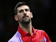 Thể thao - Djokovic gặp &quot;bệnh khó chịu&quot; ở Paris Masters, phá kỷ lục của Nadal