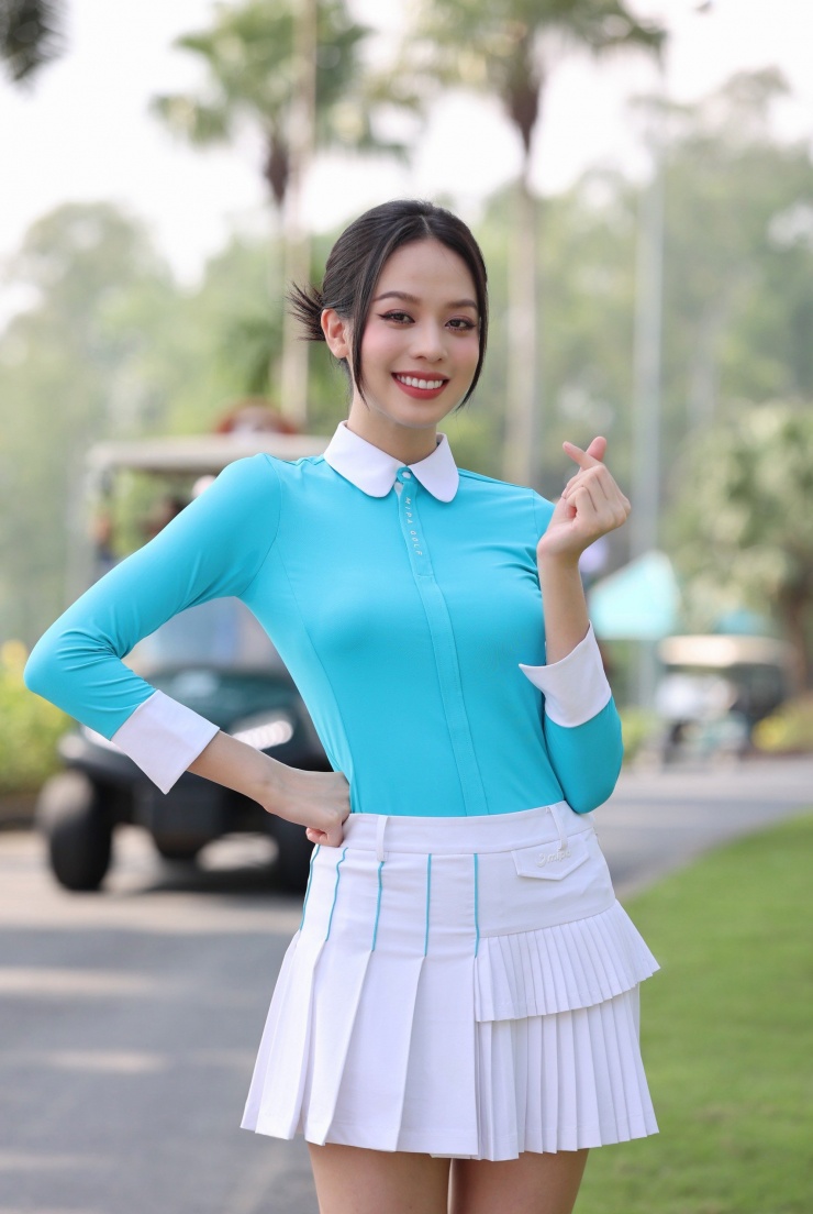 Thanh Thủy được nhận xét ngày càng
xinh đẹp, rạng rỡ sau gần 1 năm đăng quang.