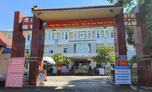 Cách chức một giám đốc Bệnh viện ở Kon Tum vì quan hệ bất chính - 1