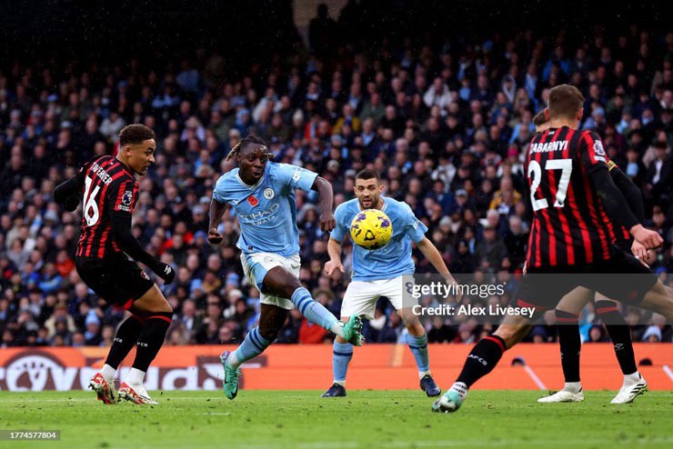 Tân binh Doku của Man City thi đấu tuyệt hay