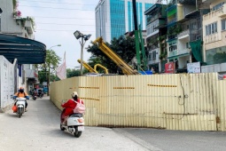 Tin tức trong ngày - Chật vật di chuyển qua khu vực ga ngầm metro Nhổn - ga Hà Nội