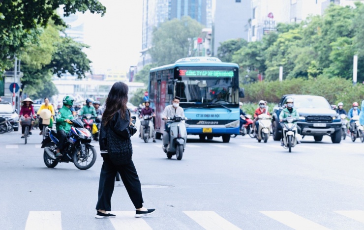 Trong ngày có lúc nhiệt độ lên đến 25 độ C, rất phù hợp cho việc đi bộ và tập thể dục.