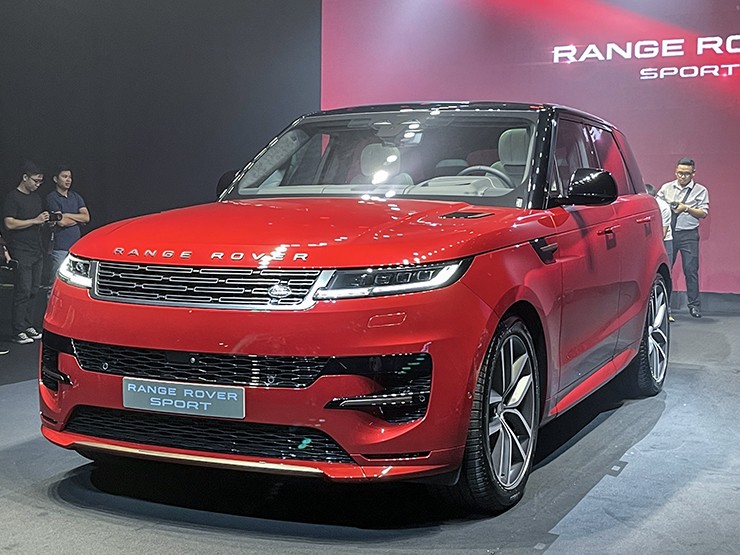 JLR triệu hồi dòng xe Range Rover Sport - 1