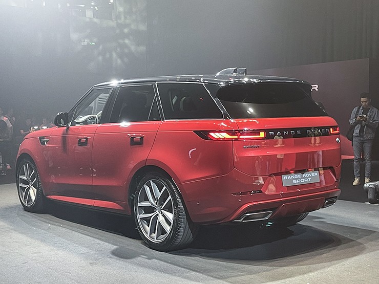 JLR triệu hồi dòng xe Range Rover Sport - 2