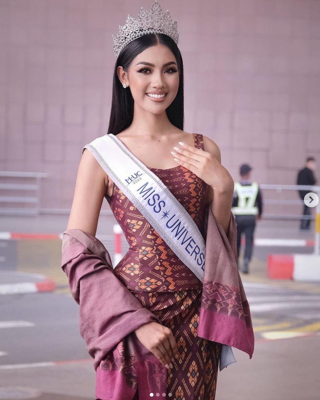 Mỹ nhân Campuchia cao gần 1,8m, mặt đẹp cực "Tây", nổi trội tại Miss Universe