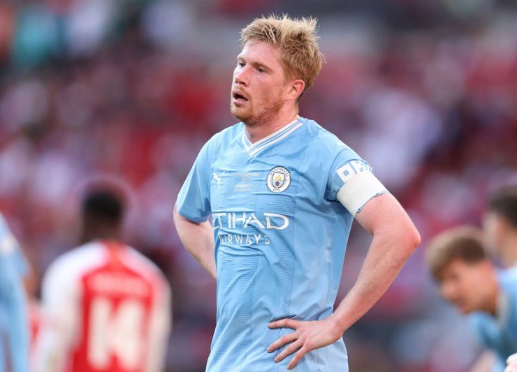 Man City chào bán De Bruyne