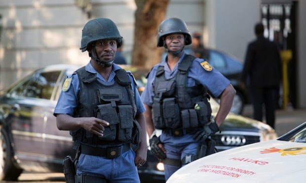 Nữ Bộ trưởng Nam Phi bị gí súng vào đầu trong vụ cướp 