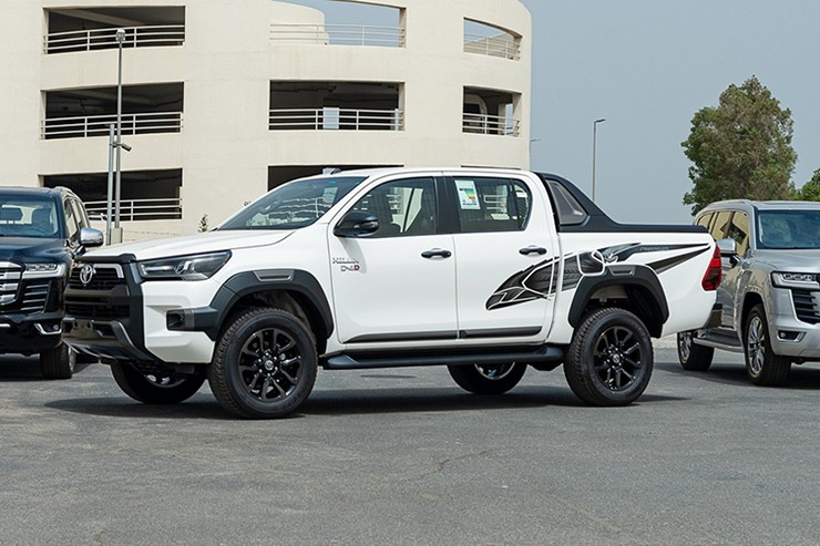 Toyota Hilux 2024 được đại lý nhận cọc, giá dự kiến rẻ hơn cả trăm triệu đồng - 8