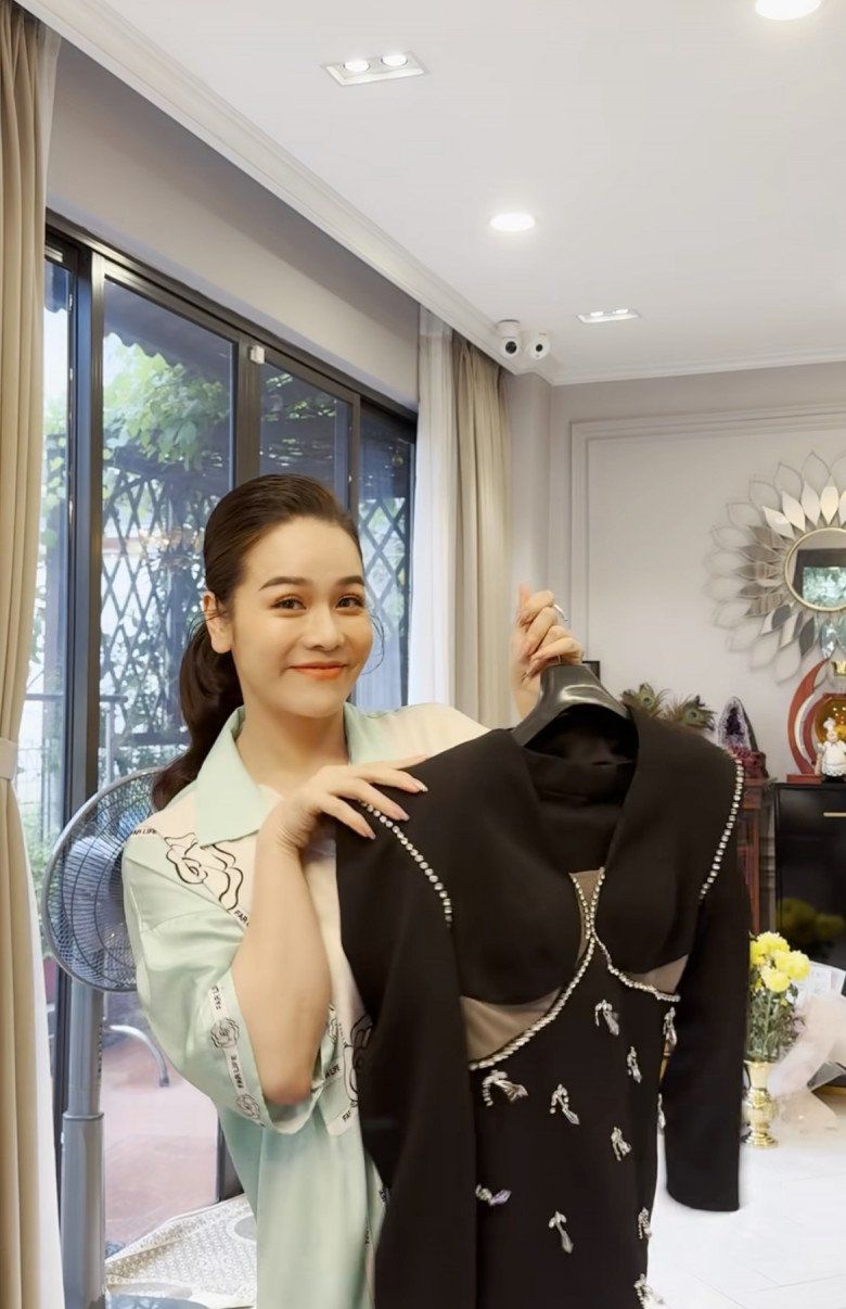 Nhật Kim Anh mắc lỗi thời trang với áo xuyên thấu, thay đổi điều này là 10 điểm hoàn hảo - 2