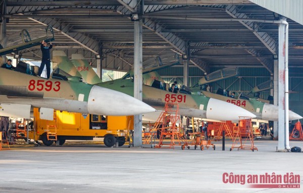 SU-30MK2 là tiêm kích đa năng chủ lực của Không quân nhân dân Việt Nam trong bảo vệ chủ quyền, lãnh thổ quốc gia.