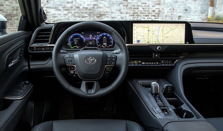 Toyota tung ảnh "nhá hàng" Camry 2024 trước ngày ra mắt chính thức
