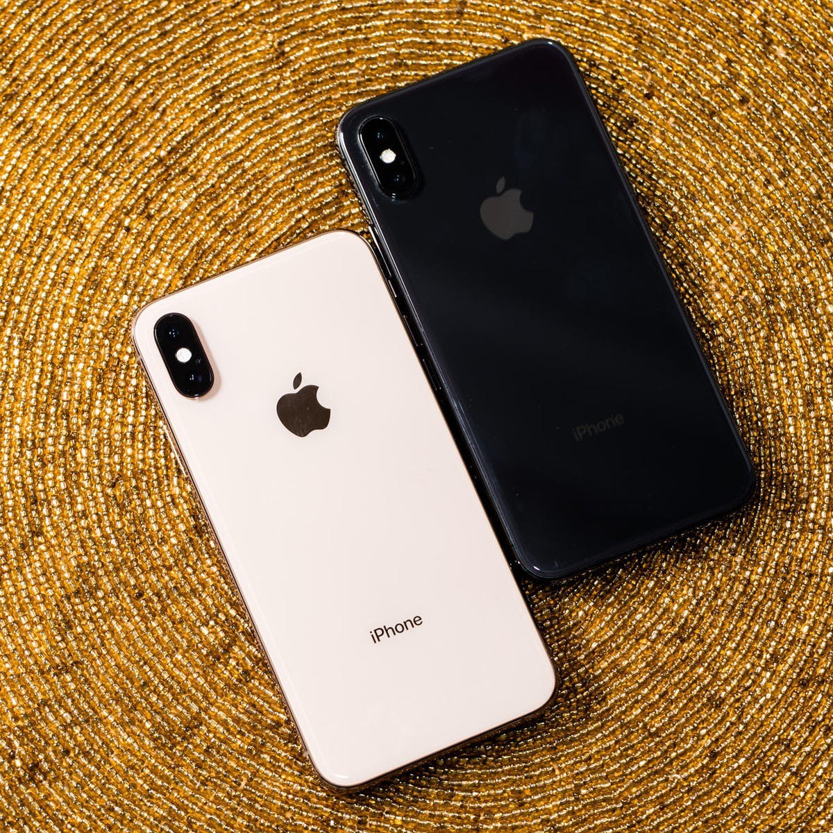 iPhone X vs XS: iPhone dùng tốt nhất ở tầm giá dưới 6 triệu