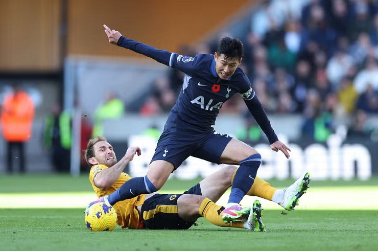 Nóng bảng xếp hạng Ngoại hạng Anh: MU áp sát top 4, Arsenal "phả hơi nóng" Man City - 1