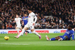 5 lần trọng tài từ chối bàn thắng trận Tottenham - Chelsea, cay đắng Son Heung Min