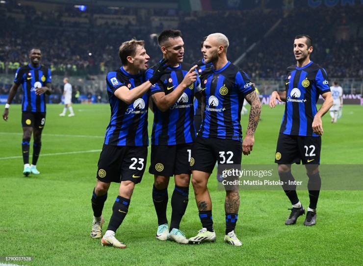 Inter Milan thắng nhàn nhã để đòi lại ngôi đầu bảng