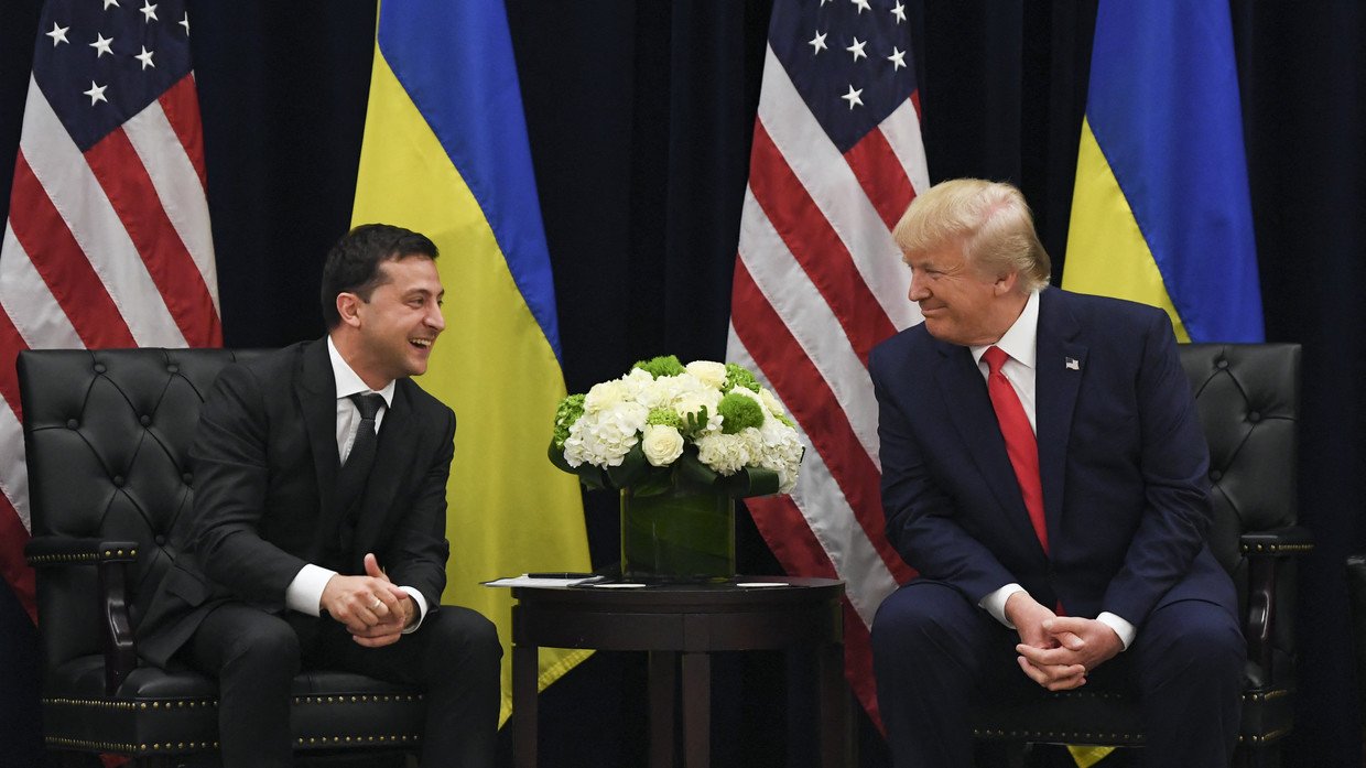 Kiev đang tìm cách xây dựng kênh liên lạc trực tiếp giữa ông Zelensky và ông Trump.
