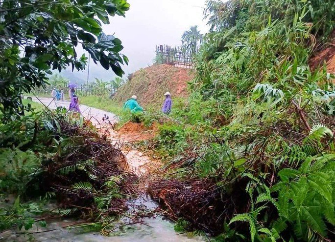 Quảng Ngãi: Mưa lũ diễn biến phức tạp, tỉnh ra công điện khẩn ứng phó - 3