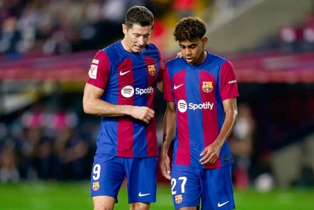 Barca có biến: Lewandowski bị tố bắt nạt "thần đồng" 16 tuổi, 2 SAO khủng hoảng