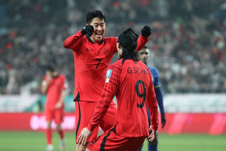 Son Heung Min tỏa sáng với 1 siêu phẩm