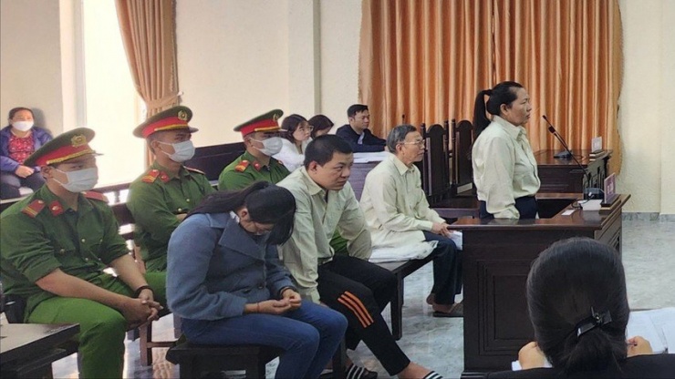Vợ cựu Giám đốc Sở Tư pháp Lâm Đồng lãnh án tù chung thân - 1